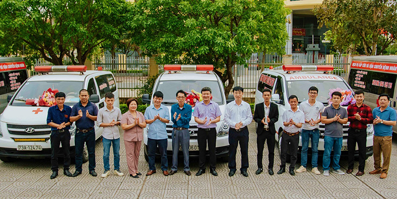 Bác sỹ Thành hỗ trợ ra mắt Đội xe cấp cứu từ thiện trên địa bàn tỉnh Quảng Bình.